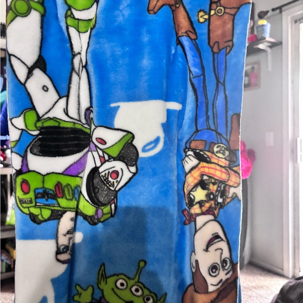NWT Toy Story Plush Throw Blanket with Buzz & Woody